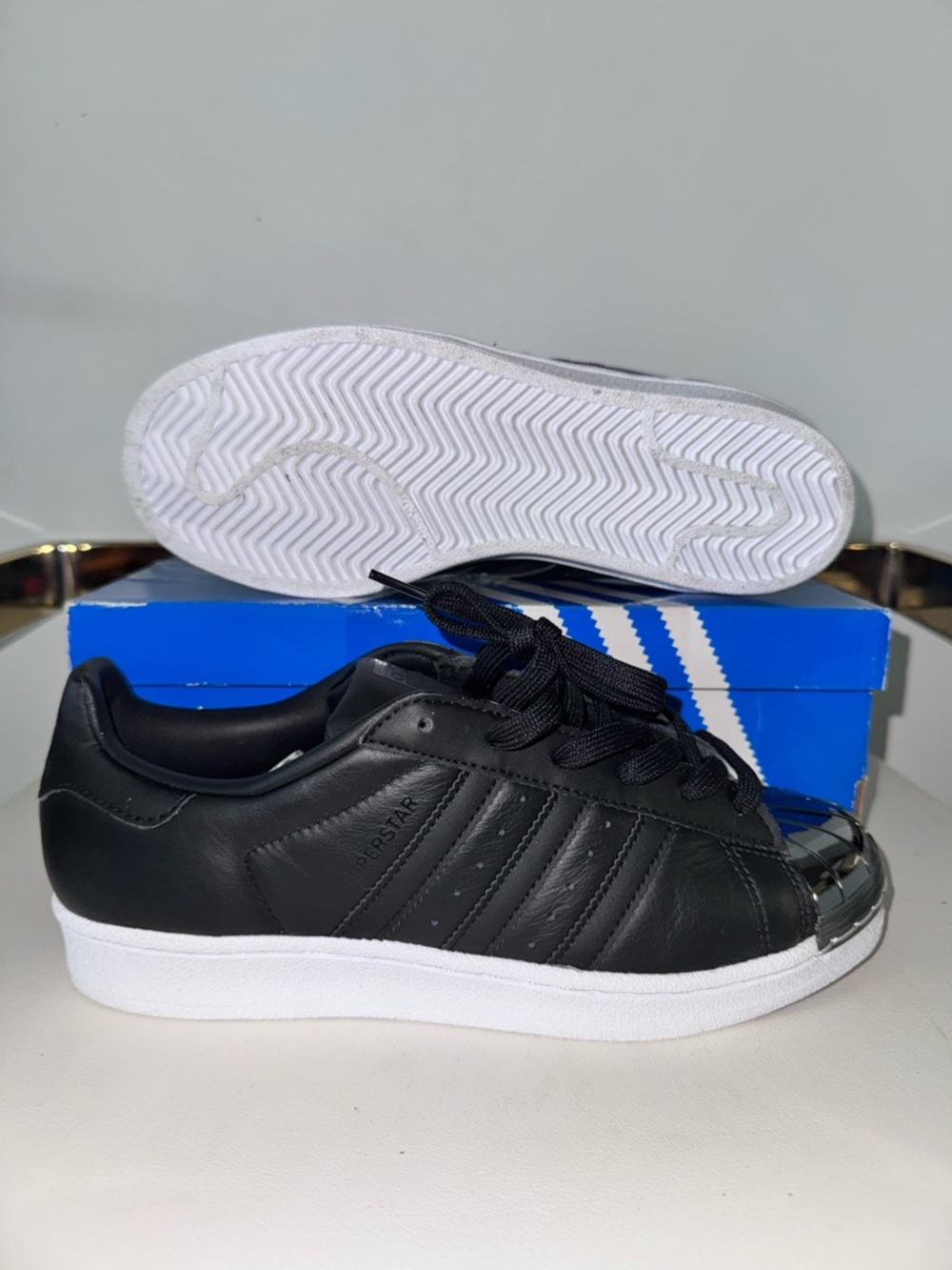 Adidas “Metallic Toe” - Picture 2 of 3